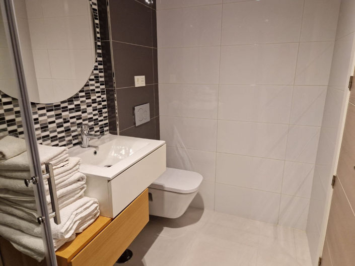 Image No.23-2 Bed Apartment for sale