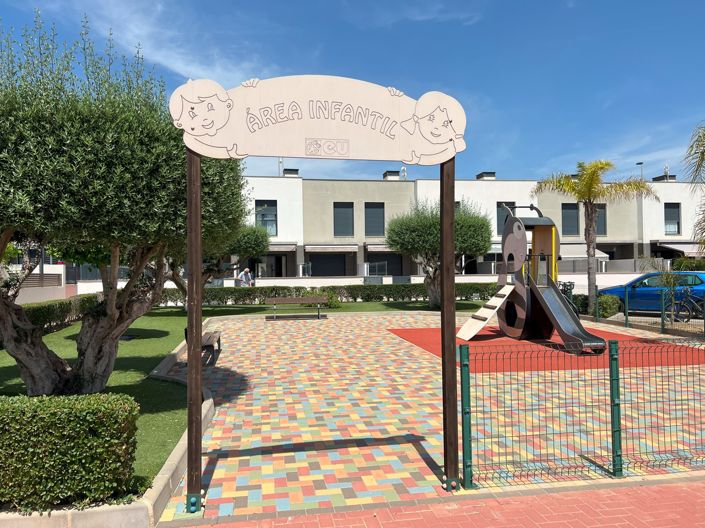 Image No.17-2 Bed Townhouse for sale