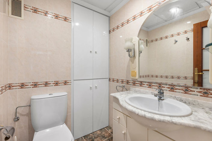 Image No.18-3 Bed Apartment for sale