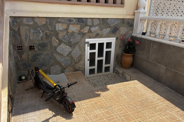 Image No.33-3 Bed Townhouse for sale