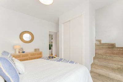 5ec740f02719c599325exlarge