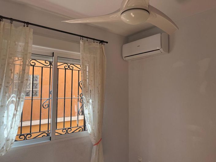 Image No.12-3 Bed Townhouse for sale