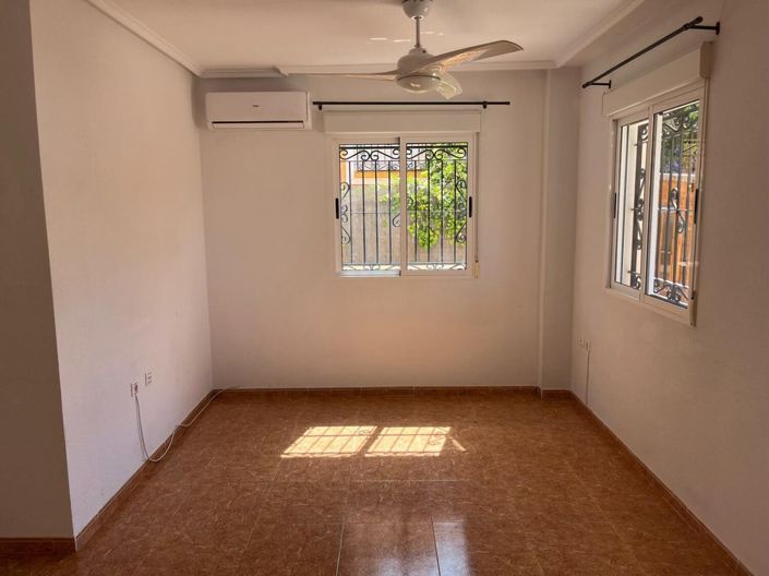 Image No.9-3 Bed Townhouse for sale