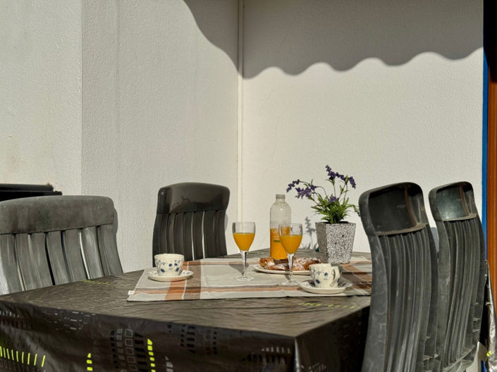 Image No.24-2 Bed Apartment for sale