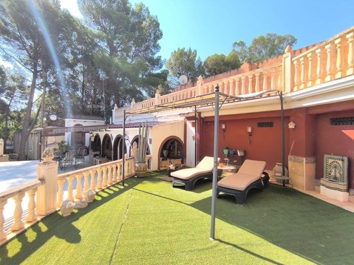 Image No.13-10 Bed Villa for sale