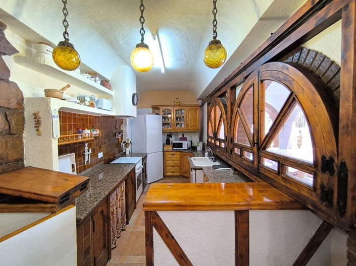 Image No.14-10 Bed Villa for sale