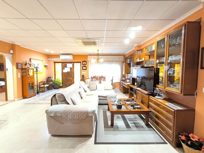 Image No.28-10 Bed Villa for sale