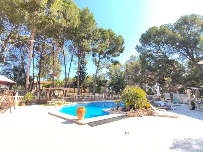 Image No.40-10 Bed Villa for sale