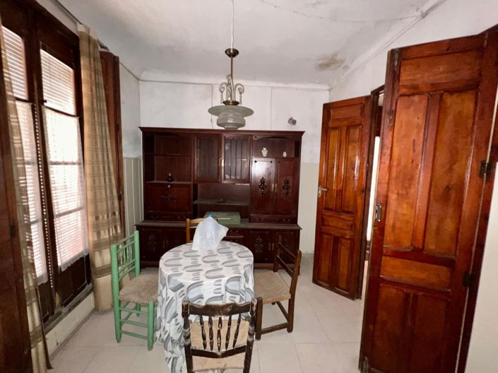 Image No.10-8 Bed Townhouse for sale