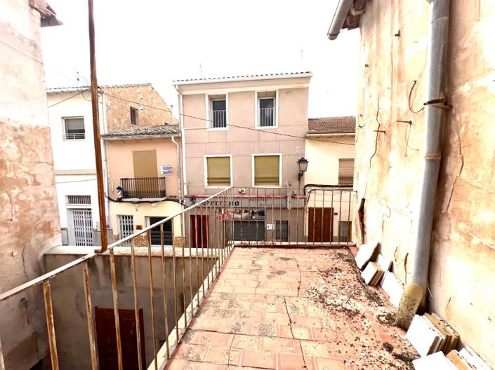 Image No.25-8 Bed Townhouse for sale