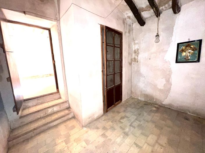 Image No.27-8 Bed Townhouse for sale