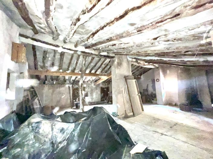 Image No.33-8 Bed Townhouse for sale