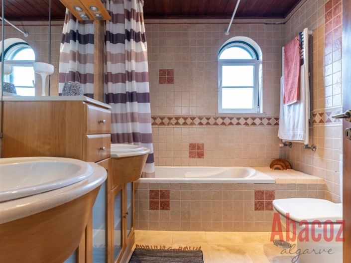 Image No.20-4 Bed Villa for sale