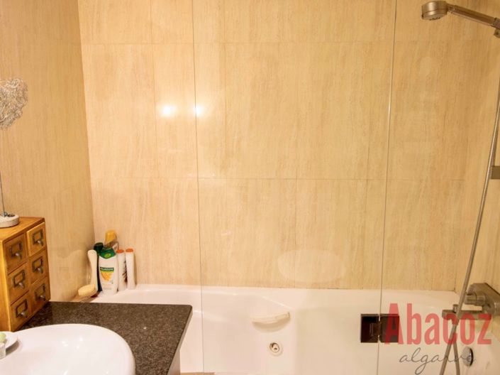 Image No.20-2 Bed Apartment for sale