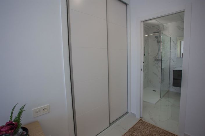 Image No.9-3 Bed Villa for sale