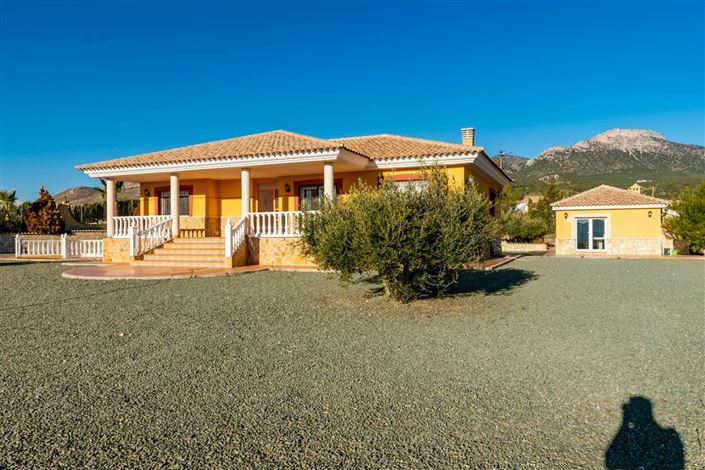 Image No.2-4 Bed Villa for sale