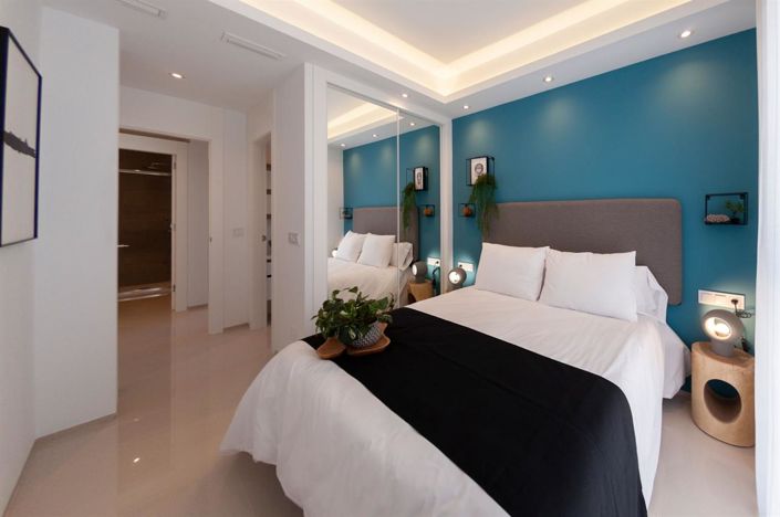 Image No.10-3 Bed Property for sale