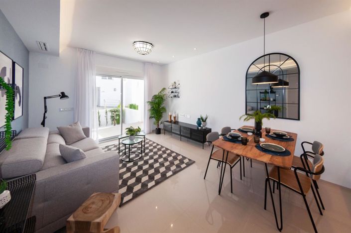 Image No.7-3 Bed Property for sale