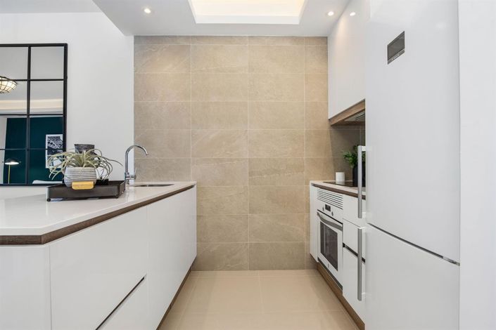 Image No.9-3 Bed Property for sale