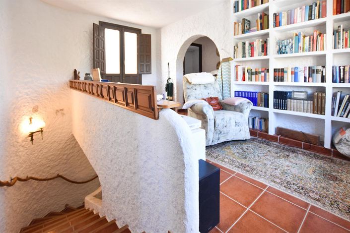 Image No.35-5 Bed Villa for sale