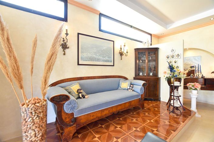 Image No.28-5 Bed Villa for sale