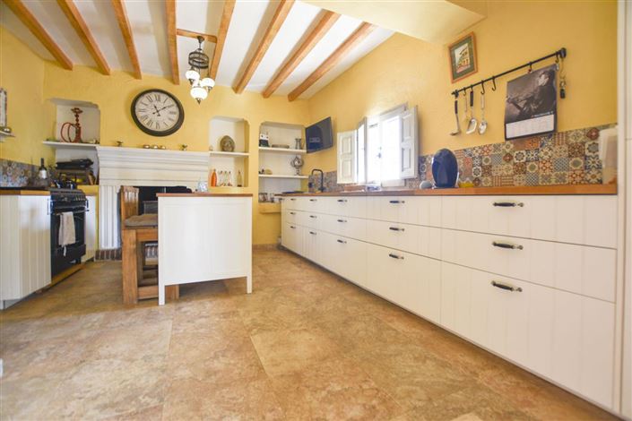 Image No.2-5 Bed Villa for sale