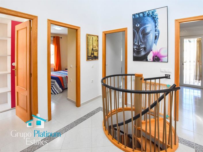 Image No.11-5 Bed Villa for sale