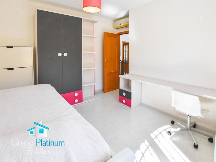 Image No.16-5 Bed Villa for sale