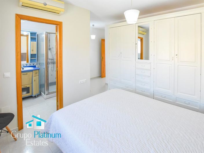 Image No.20-5 Bed Villa for sale