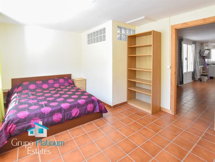 Image No.28-5 Bed Villa for sale