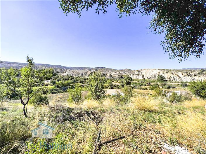 Image No.12-6 Bed Property for sale