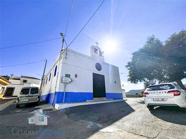 Image No.2-6 Bed Property for sale