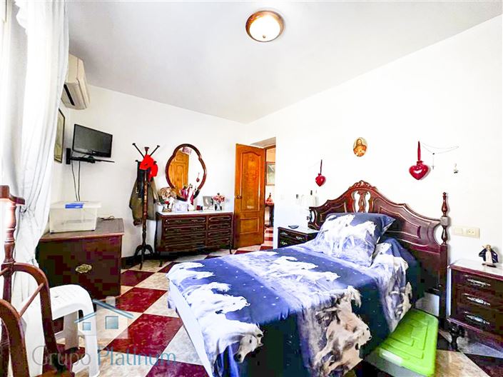 Image No.7-6 Bed Property for sale