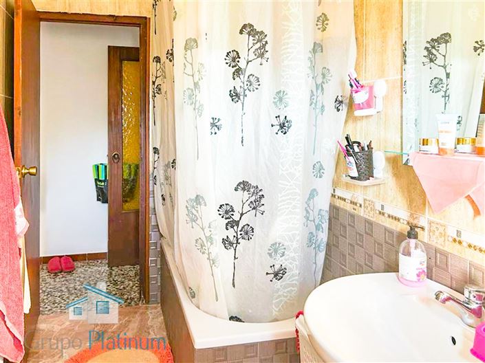 Image No.6-4 Bed Villa for sale