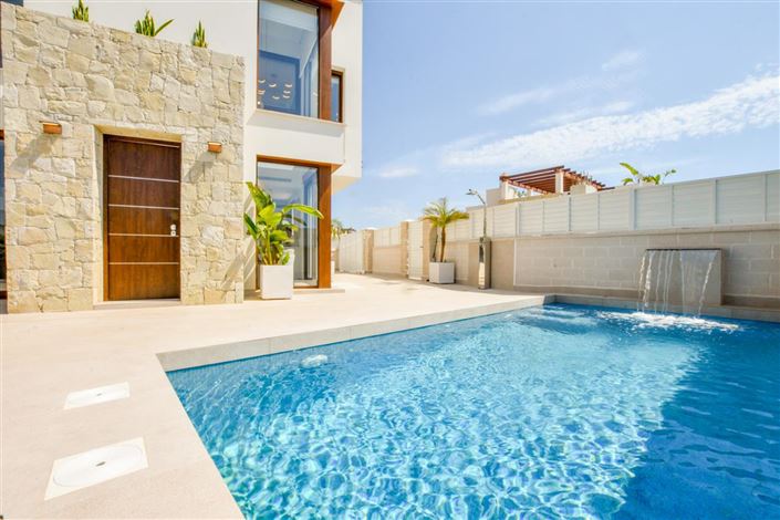 Image No.6-3 Bed Villa for sale