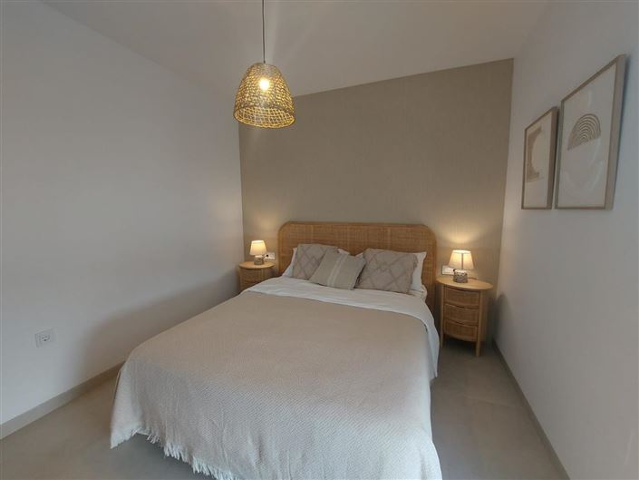 Image No.17-2 Bed Property for sale