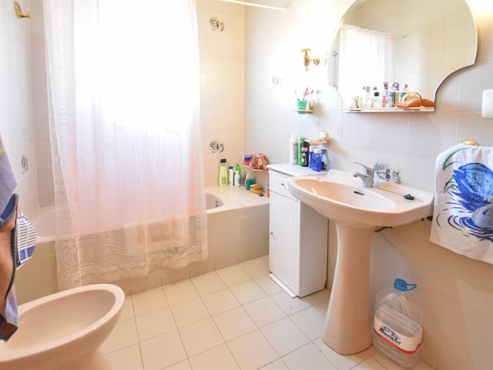 Image No.17-3 Bed Villa for sale