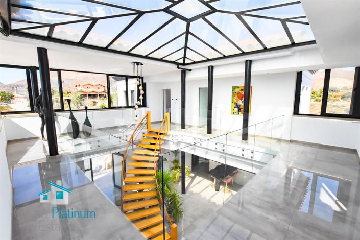 Image No.10-3 Bed Villa for sale