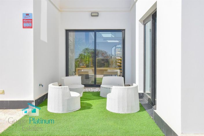 Image No.35-3 Bed Villa for sale