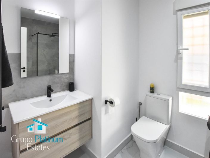 Image No.14-4 Bed Villa for sale