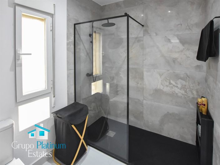 Image No.15-4 Bed Villa for sale