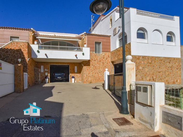 Image No.38-4 Bed Villa for sale