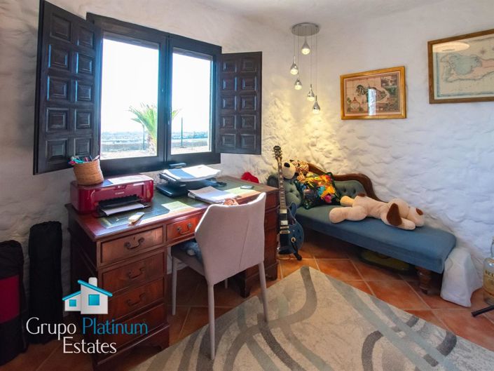 Image No.11-Villa de 4 chambres à vendre à Almeria