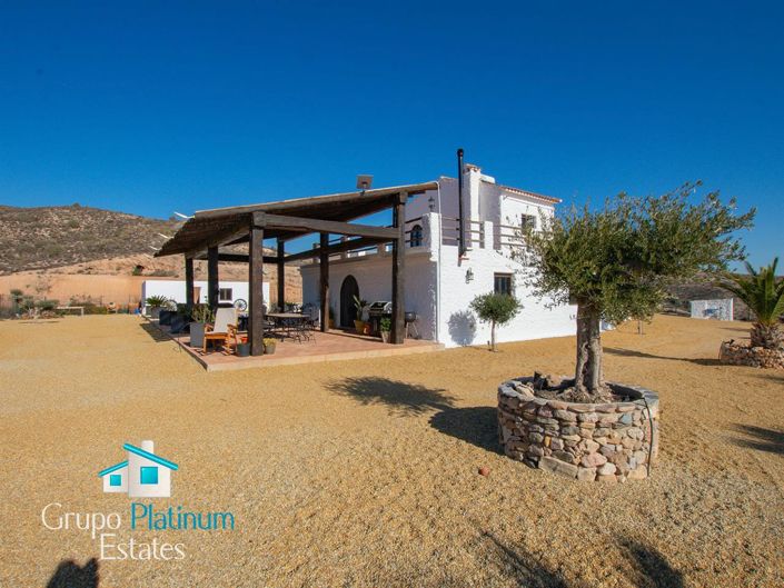 Image No.3-Villa de 4 chambres à vendre à Almeria