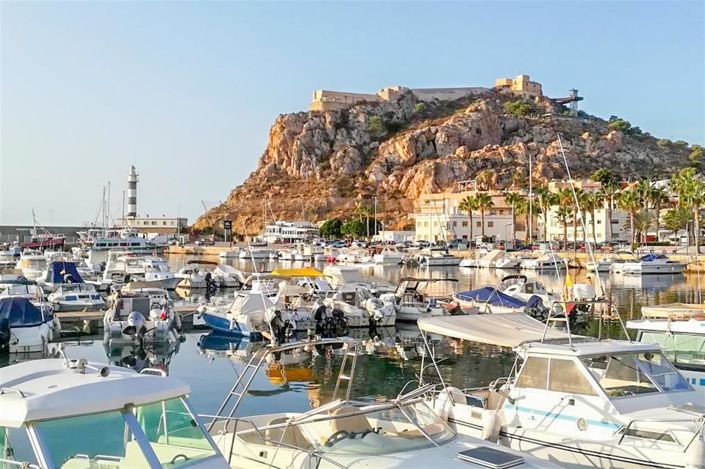 Image No.21-3 Bed Apartment for sale