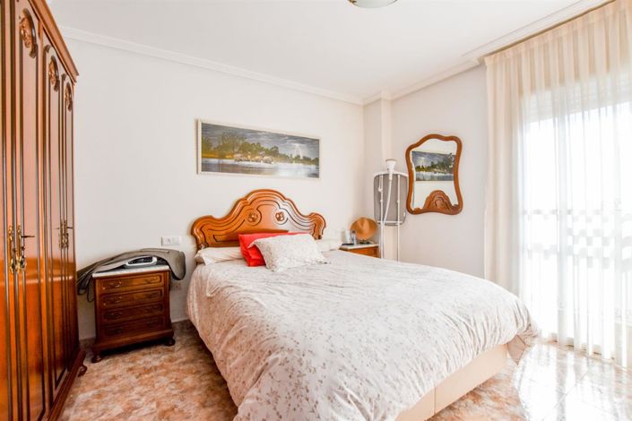 Image No.9-3 Bed Apartment for sale