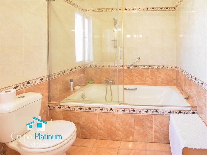 Image No.11-Villa de 4 chambres à vendre à Calabardina