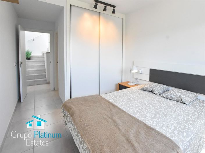 Image No.14-2 Bed Property for sale