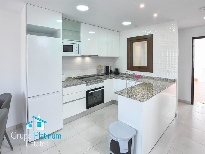 Image No.10-2 Bed Property for sale