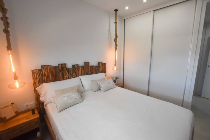 Image No.20-2 Bed Apartment for sale